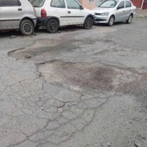 Rua do Jd. América 2 em Valinhos tem muitos buracos