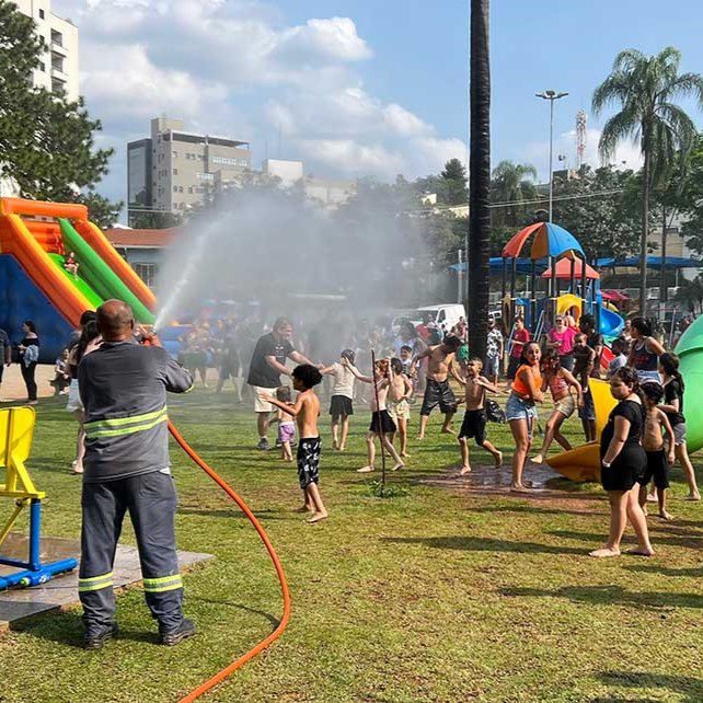 Brinquedos infláveis e kung-fu marcam “Feira Arte na Praça” neste domingo em Valinhos
