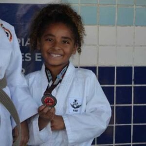 Valinhense Isabella já conquistou 7 medalhas no judô em apenas cinco meses de treinos
