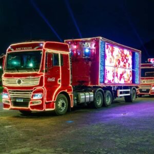 Caravana iluminada da Coca-Cola desfila por Campinas nesta 3ª