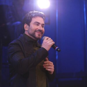 Padre Fábio de Melo faz show na TV Século 21 em Valinhos nesta 3ª
