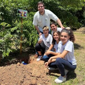 Viveiro Escola de Valinhos é inaugurado com participação de 80 alunos da EMEB Franco Montoro