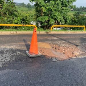 Ruas no Jardim Novo Mundo I em Valinhos apresentam muitos buracos