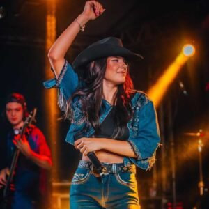 Marque o @ de quem vai com você para o show de Ana Castela na Festa do Figo