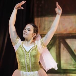 Dançarina valinhense faz aulas no Centro Cultural desde os 7 anos de idade