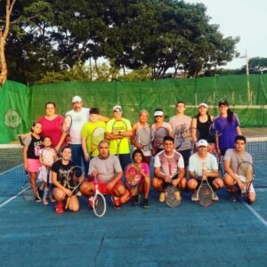 Projeto de tênis incentiva o esporte e a educação em Valinhos