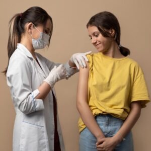 Brasil recebe 750 mil doses de vacina contra a dengue