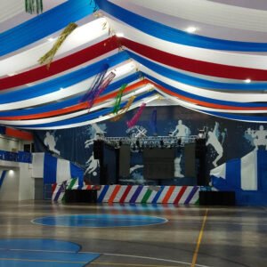 Ginásio do clube foi decorado para receber foliões