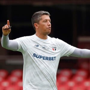 Técnico valinhense Thiago Carpini é campeão da Supercopa Rei