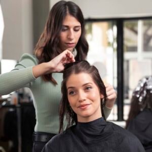 Curso de corte de cabelo feminino tem inscrições abertas pelo Fundo Social de Valinhos