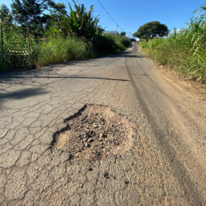 Buracos em via do Joapiranga em Valinhos causam transtorno para motoristas e moradores