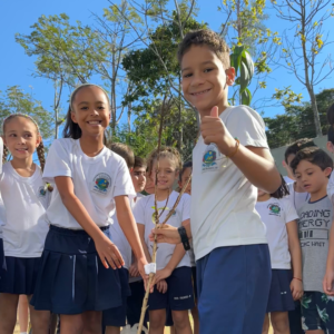Alunos de EMEB em Valinhos plantam árvores em comemoração ao Dia Mundial do Meio Ambiente