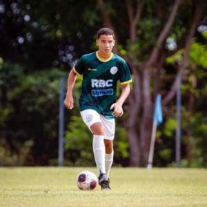 Matheus Alexandre joga futebol pelo Valinhos EC e já atuou pela Ponte Preta