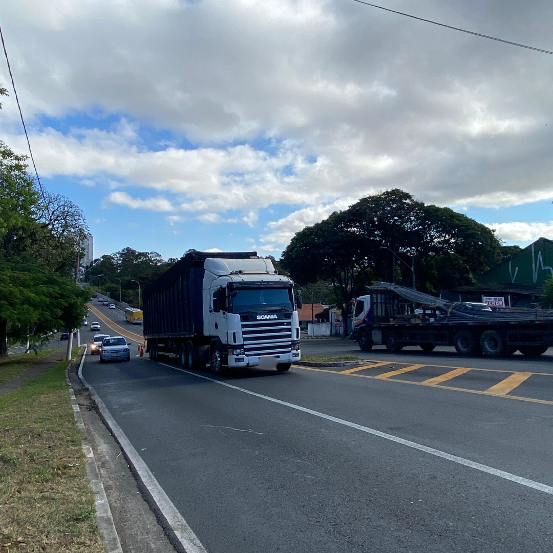 Caminhões de carga agora podem ser penalizados em Valinhos